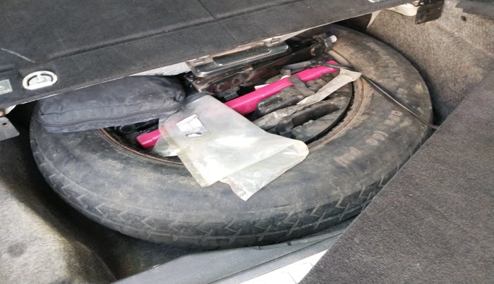 2013 Mercedes Benz GL Class 350 CDI 4Matic, Diesel, Automatic, 1,13,249 km, tyre