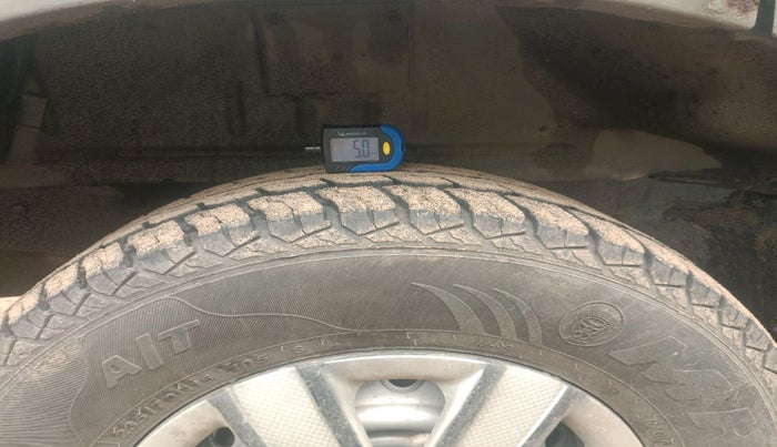 2011 Mahindra Scorpio LX, Diesel, Manual, 1,24,110 km, tyre