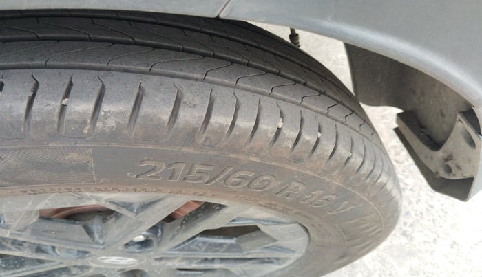 2022 Hyundai VENUE SX (O) 1.0 TURBO DCT, Petrol, Automatic, 52,837 km, tyre