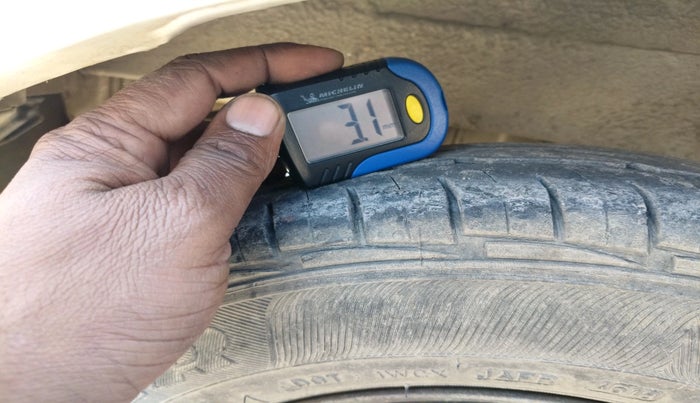 2014 Maruti Alto 800 LXI, Petrol, Manual, 67,778 km, tyre