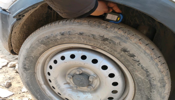 2023 Mahindra XUV300 W4 1.2 PETROL, Petrol, Manual, 25,823 km, tyre