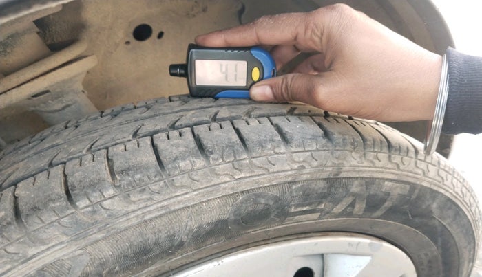 2017 Maruti Wagon R 1.0 LXI CNG, Petrol, Manual, 78,467 km, tyre