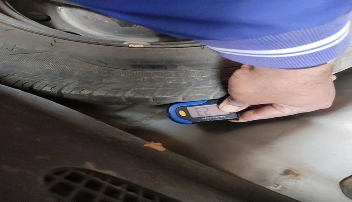 2013 Hyundai i10 MAGNA 1.1, Petrol, Manual, 76,915 km, tyre