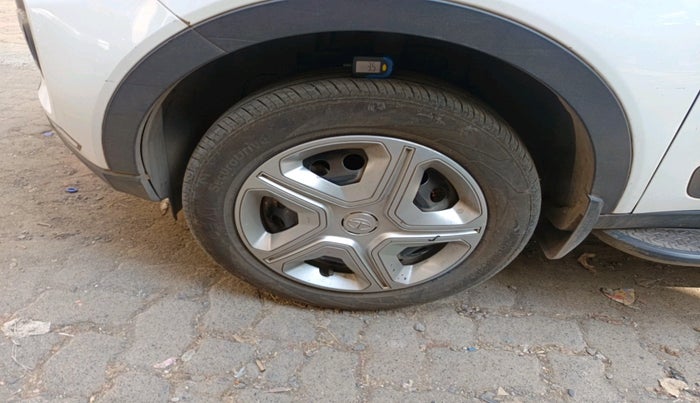 2023 Tata NEXON XM PLUS SUNROOF PETROL, Petrol, Manual, 42,935 km, tyre