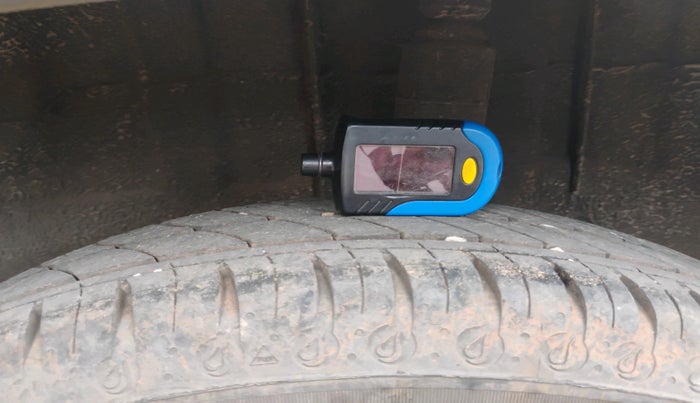 2020 Renault Kwid RXT 0.8, Petrol, Manual, 11,088 km, tyre