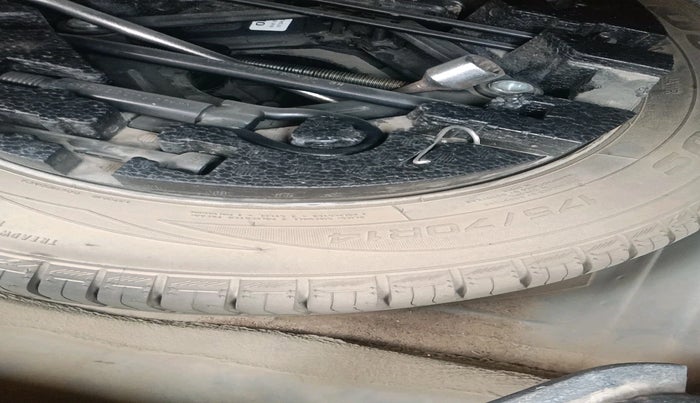 2017 Volkswagen Ameo HIGHLINE1.5L, Diesel, Manual, 1,46,788 km, tyre