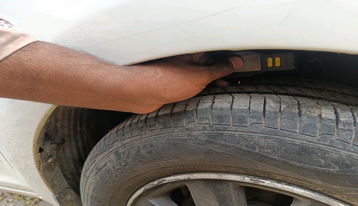 2013 Hyundai i20 ASTA 1.2, Petrol, Manual, 1,12,908 km, tyre