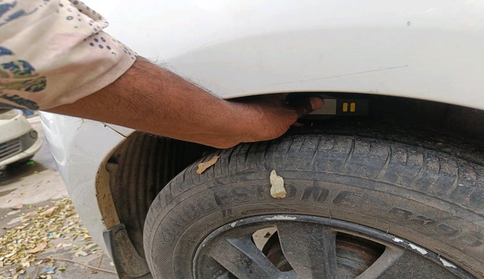 2013 Hyundai i20 ASTA 1.2, Petrol, Manual, 1,12,908 km, tyre