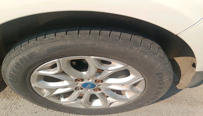 2016 Ford Ecosport TITANIUM 1.5L PETROL, Petrol, Manual, 1,04,685 km, tyre