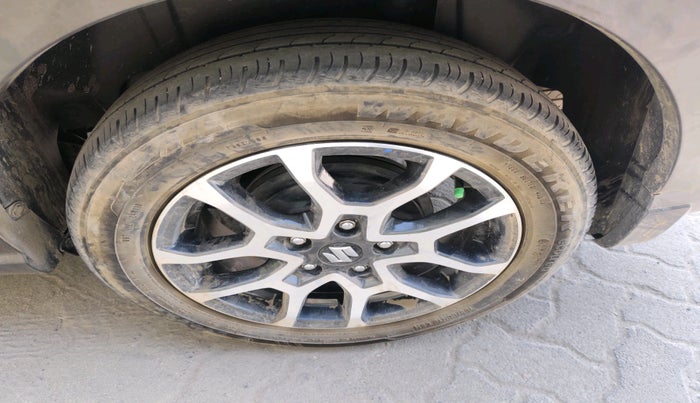 2024 Maruti XL6 ZETA CNG, Petrol, Manual, 14,577 km, tyre