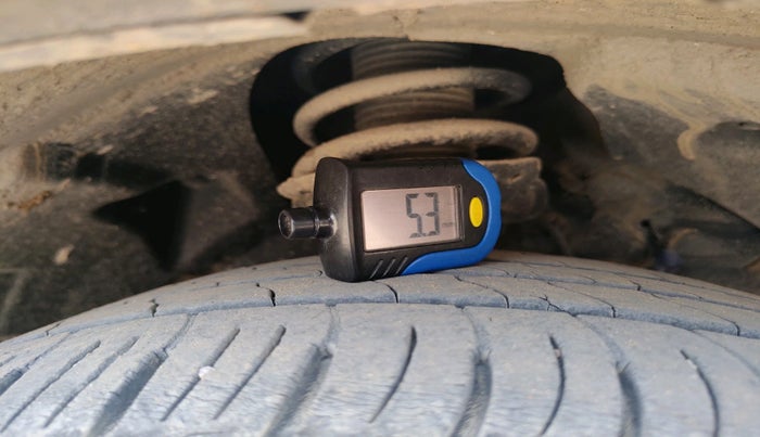 2021 Mahindra XUV300 W6 1.2 PETROL, Petrol, Manual, 38,755 km, tyre