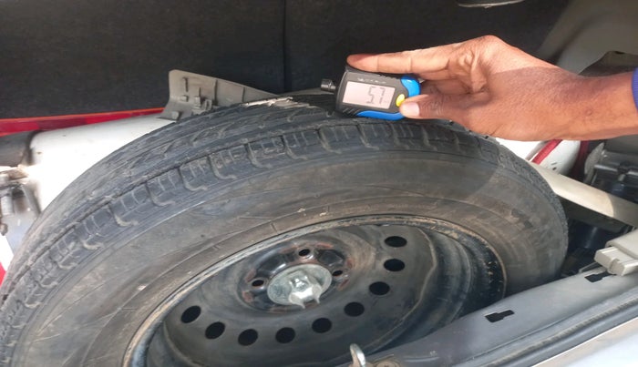 2014 Maruti Celerio VXI CNG, Petrol, Manual, 1,24,860 km, tyre