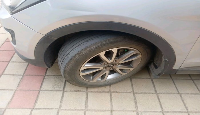 2014 Hyundai Santa Fe 2 WD AT, Diesel, Automatic, 1,63,719 km, tyre