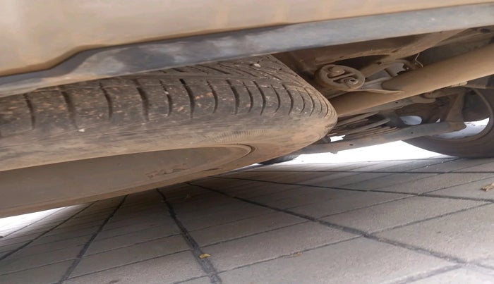 2014 Hyundai Santa Fe 2 WD AT, Diesel, Automatic, 1,63,719 km, tyre