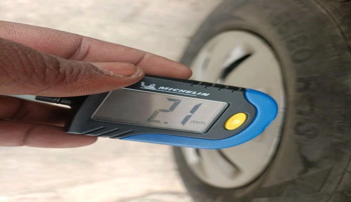 2012 Hyundai i10 SPORTZ 1.2, Petrol, Manual, 77,436 km, tyre