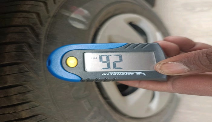 2012 Hyundai i10 SPORTZ 1.2, Petrol, Manual, 77,436 km, tyre