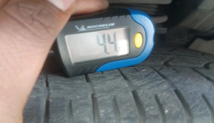 2012 Nissan Sunny XV DIESEL, Diesel, Manual, 1,34,164 km, tyre