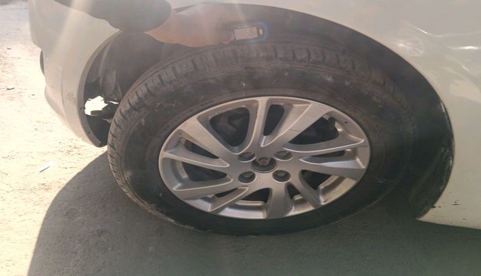 2012 Maruti Swift ZXI, Petrol, Manual, 44,781 km, tyre