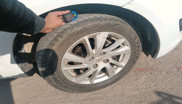 2012 Maruti Swift ZXI, Petrol, Manual, 44,781 km, tyre