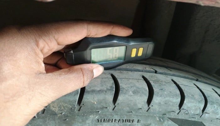 2013 Maruti Swift Dzire VXI, Petrol, Manual, 1,64,203 km, tyre