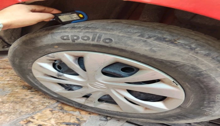 2020 Maruti Swift VXI AMT, Petrol, Automatic, 66,352 km, tyre