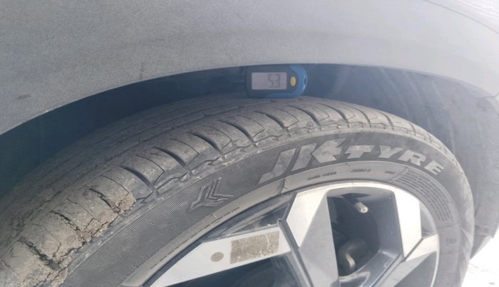 2021 Hyundai ALCAZAR 1.5 SIGNATURE MT 6STR, Diesel, Manual, 1,33,895 km, tyre