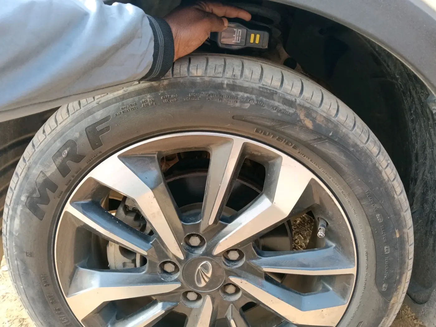 2019 Mahindra XUV300 W8 (O) 1.2 PETROL, Petrol, Manual, 86,995 km, tyre