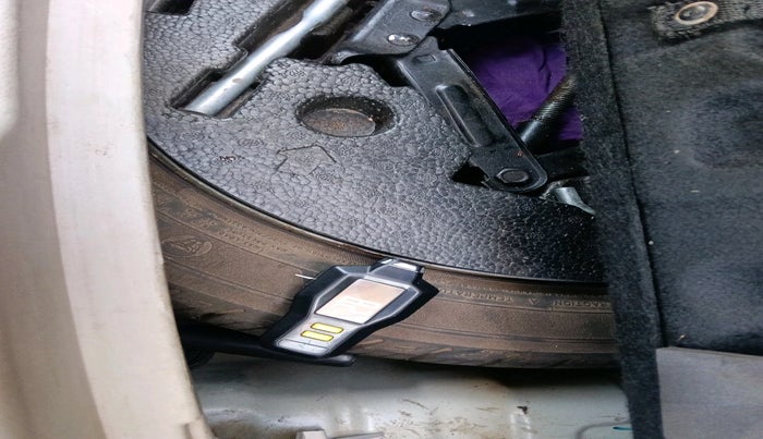 2019 Mahindra XUV300 W8 (O) 1.2 PETROL, Petrol, Manual, 86,995 km, tyre