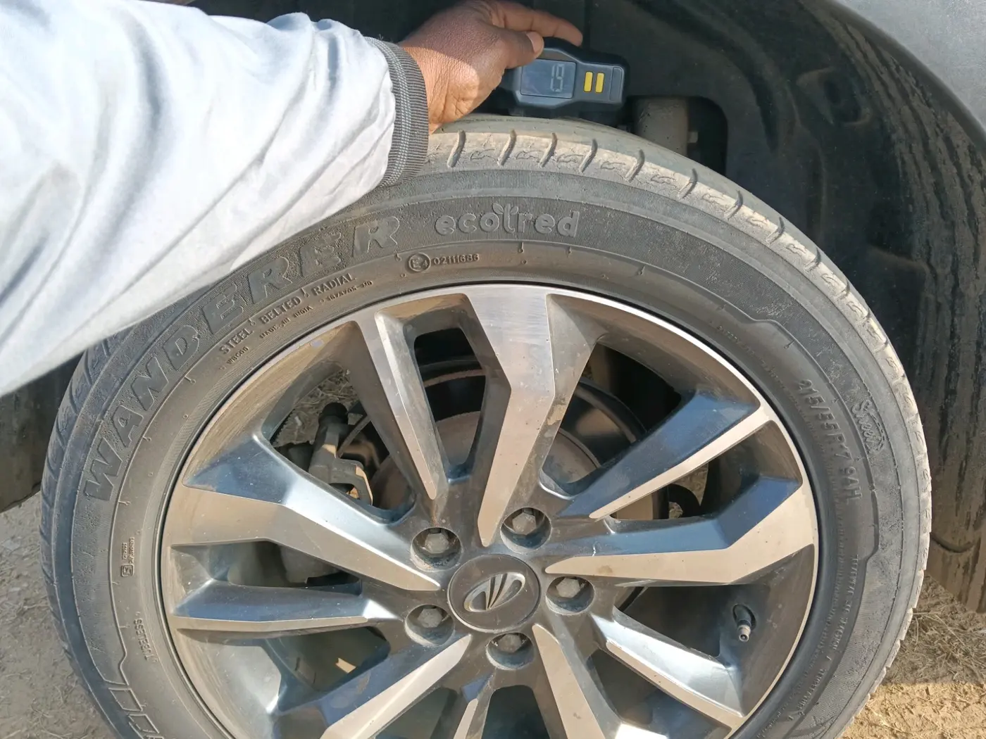 2019 Mahindra XUV300 W8 (O) 1.2 PETROL, Petrol, Manual, 86,995 km, tyre