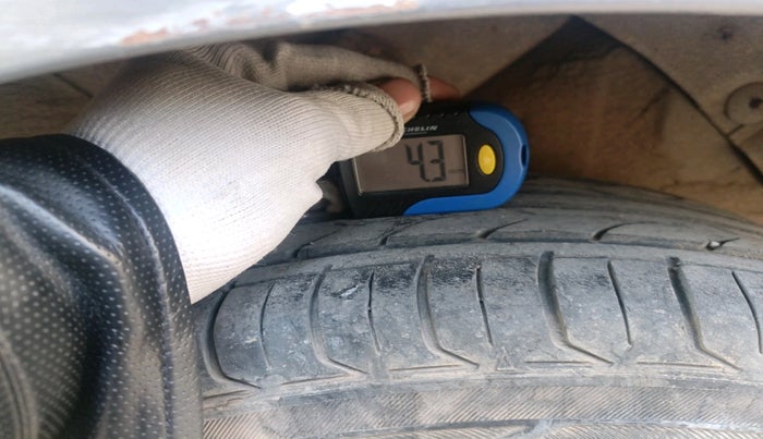 2012 Hyundai i20 SPORTZ 1.2, Petrol, Manual, 62,930 km, tyre