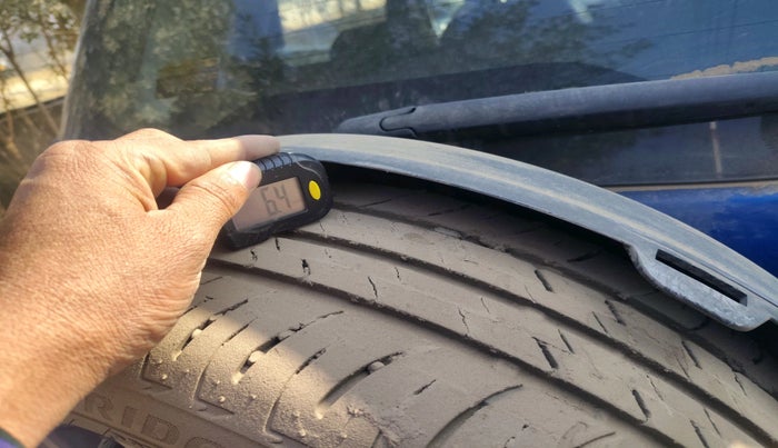 2018 Ford Ecosport TITANIUM 1.5L SIGNATURE EDITION (SUNROOF) DIESEL, Diesel, Manual, 1,23,792 km, tyre