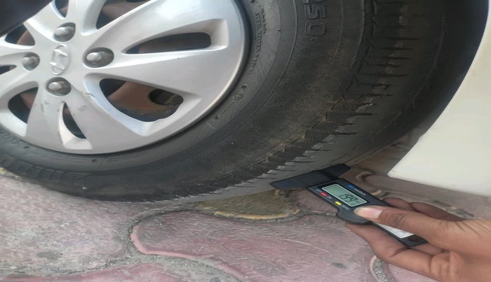 2013 Hyundai i10 SPORTZ 1.2, Petrol, Manual, 47,058 km, tyre