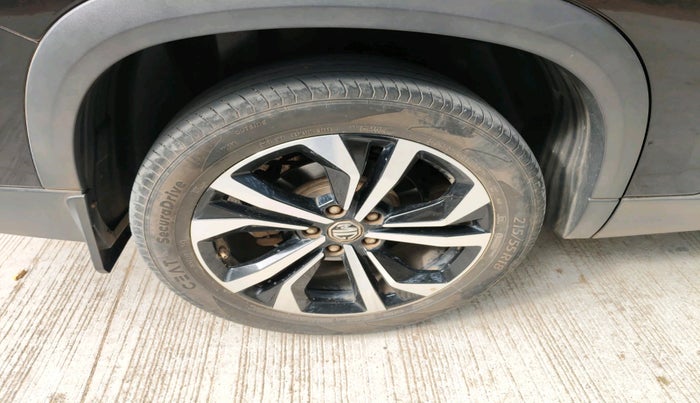 2024 MG HECTOR PLUS SHARP PRO 2.0 TURBO DIESEL 6 STR, Diesel, Manual, 33,694 km, tyre