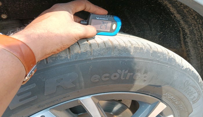 2021 Mahindra XUV700 AX 5 P MT 5 STR, Petrol, Manual, 55,521 km, tyre