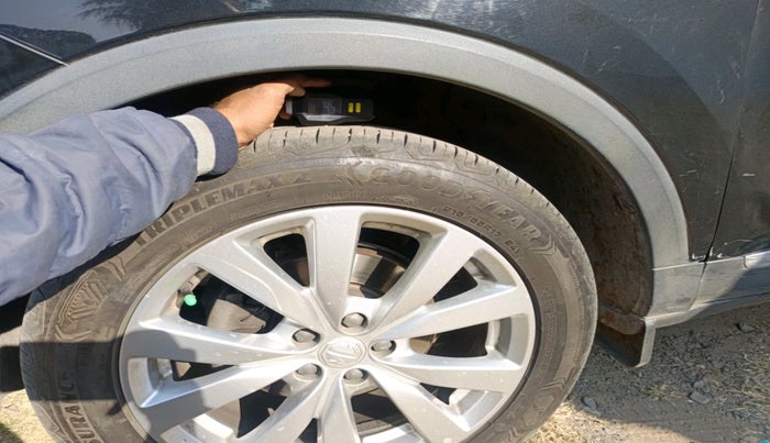 2023 MG ASTOR SUPER 1.5 MT, Petrol, Manual, 27,248 km, tyre