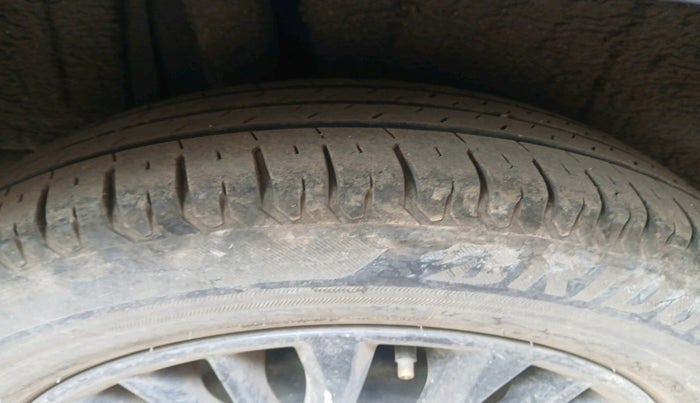 2020 Maruti XL6 ZETA MT, Petrol, Manual, 27,892 km, tyre