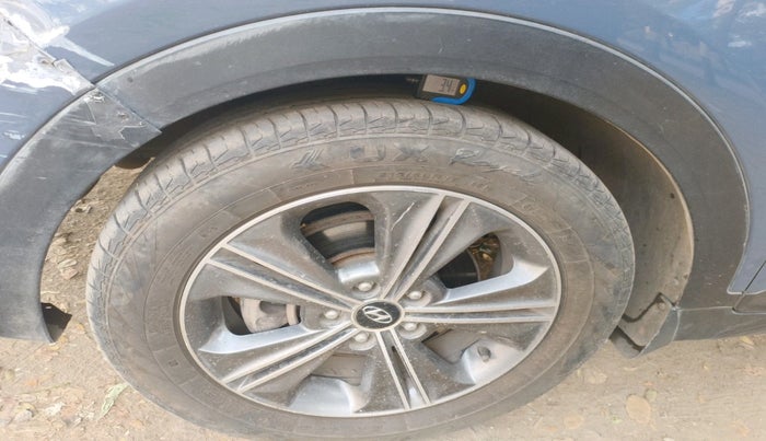 2016 Hyundai Creta SX (O) 1.6 DIESEL, Diesel, Manual, 1,11,631 km, tyre