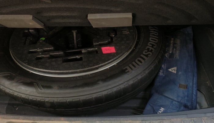 2016 Hyundai Creta SX (O) 1.6 DIESEL, Diesel, Manual, 1,11,631 km, tyre