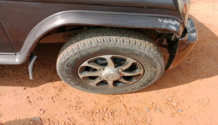 2015 Mahindra Bolero SLX BS-III, Diesel, Manual, 1,23,129 km, tyre