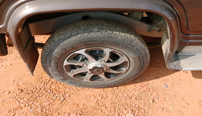 2015 Mahindra Bolero SLX BS-III, Diesel, Manual, 1,23,129 km, tyre