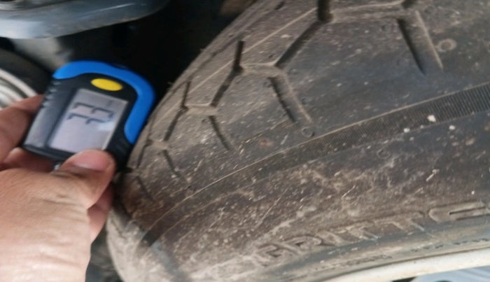 2024 Mahindra XUV700 AX 7 LUXURY D AT 7 STR, Diesel, Automatic, 33,867 km, tyre