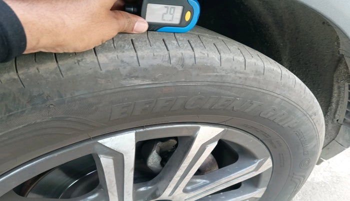 2024 Mahindra XUV700 AX 7 LUXURY D AT 7 STR, Diesel, Automatic, 33,867 km, tyre