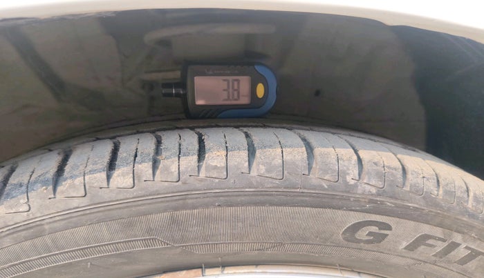 2016 Toyota Etios G, Petrol, Manual, 85,577 km, tyre