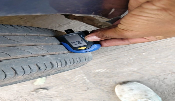 2014 Hyundai Xcent S 1.2, Petrol, Manual, 1,98,026 km, tyre