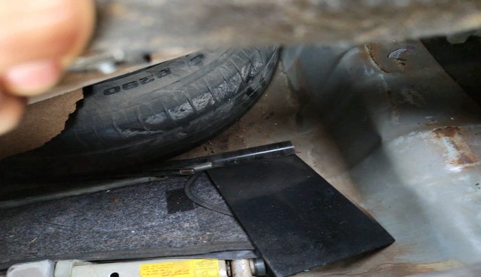 2014 Hyundai Xcent S 1.2, Petrol, Manual, 1,98,026 km, tyre