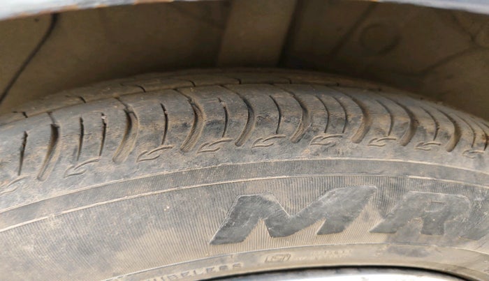 2014 Hyundai Xcent S 1.2, Petrol, Manual, 1,98,026 km, tyre