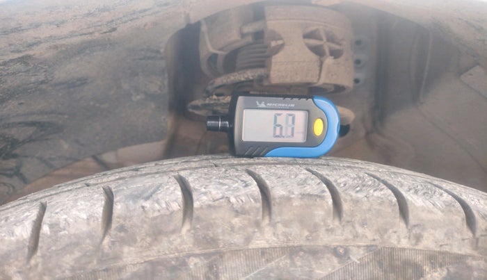 2022 Maruti Swift VXI, Petrol, Manual, 46,800 km, tyre