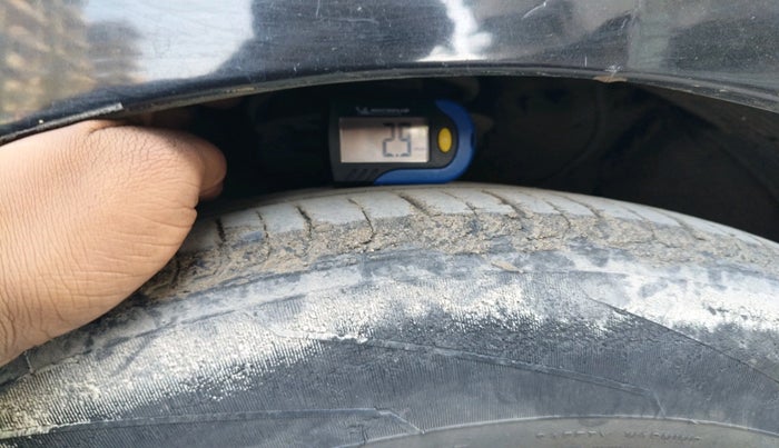 2011 Hyundai Verna FLUIDIC 1.6 VTVT EX, Petrol, Manual, 1,04,964 km, tyre