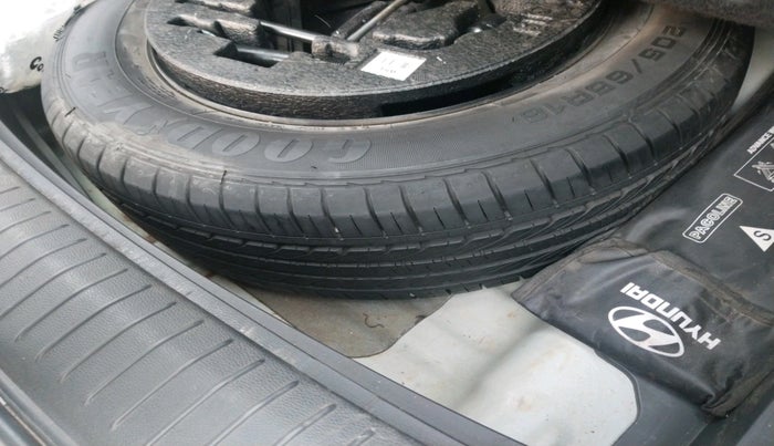 2018 Hyundai Creta E PLUS 1.6 PETROL, Petrol, Manual, 77,527 km, tyre