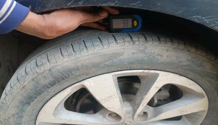 2016 Hyundai Elite i20 ASTA 1.2, Petrol, Manual, 1,15,643 km, tyre